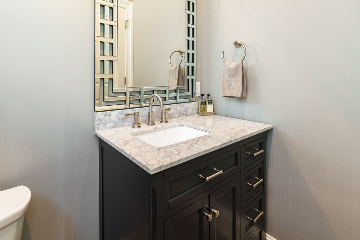 251 E Deshler Ave-42