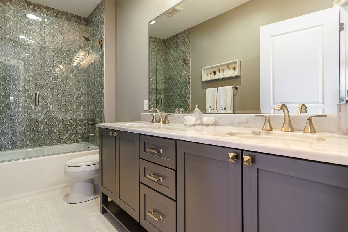 251 E Deshler Ave-51