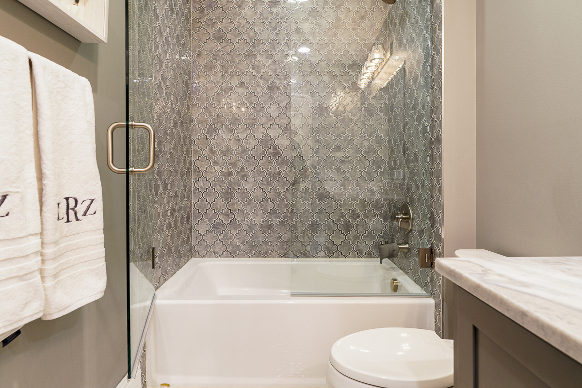 251 E Deshler Ave-52