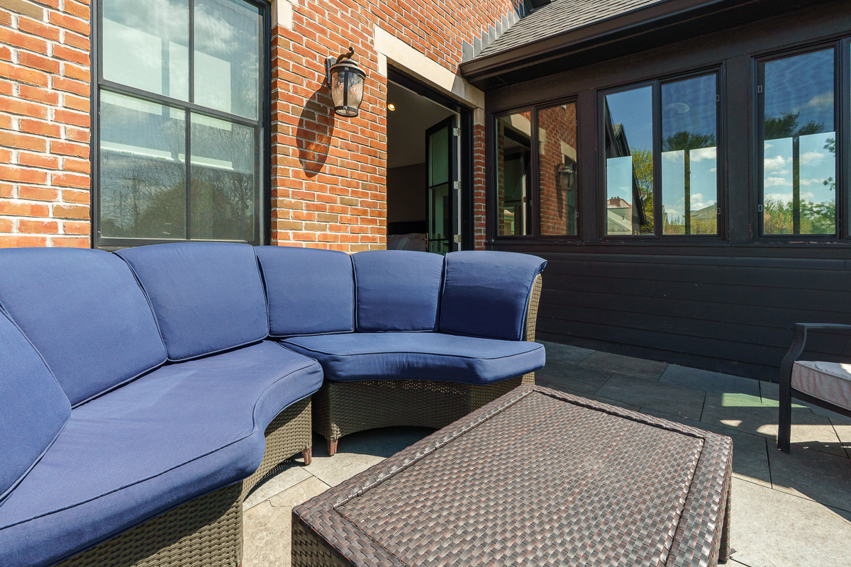 251 E Deshler Ave-60