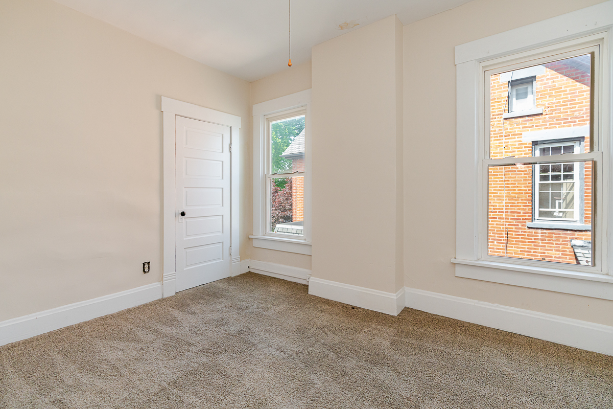 252 e Thurman Ave-14