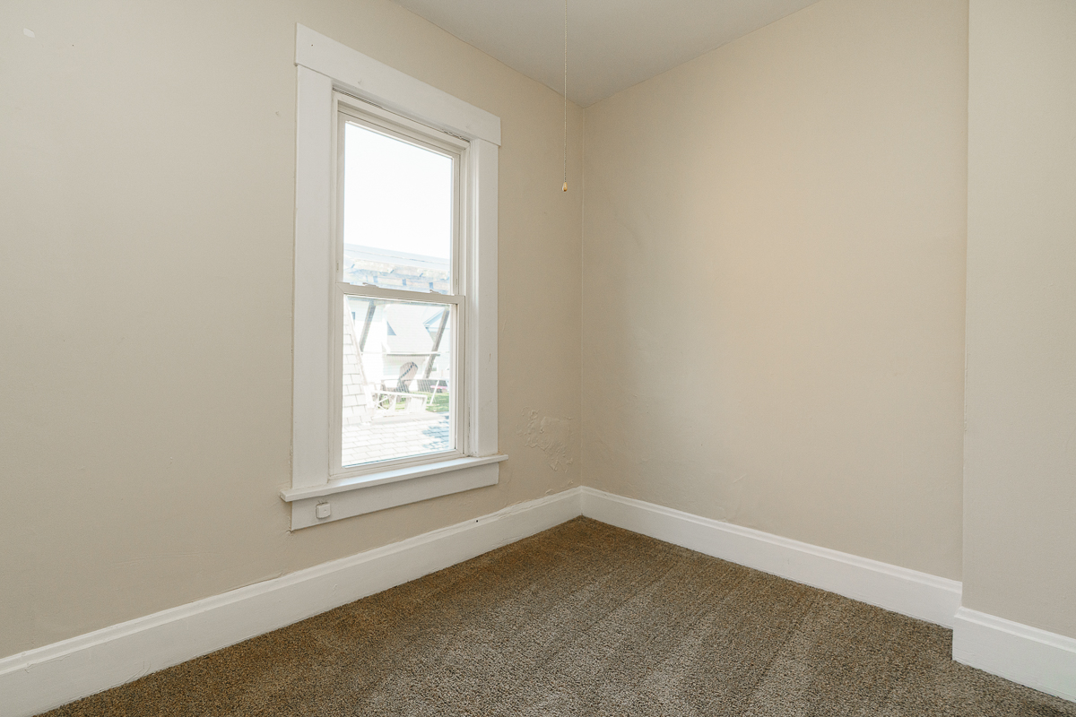 252 e Thurman Ave-15