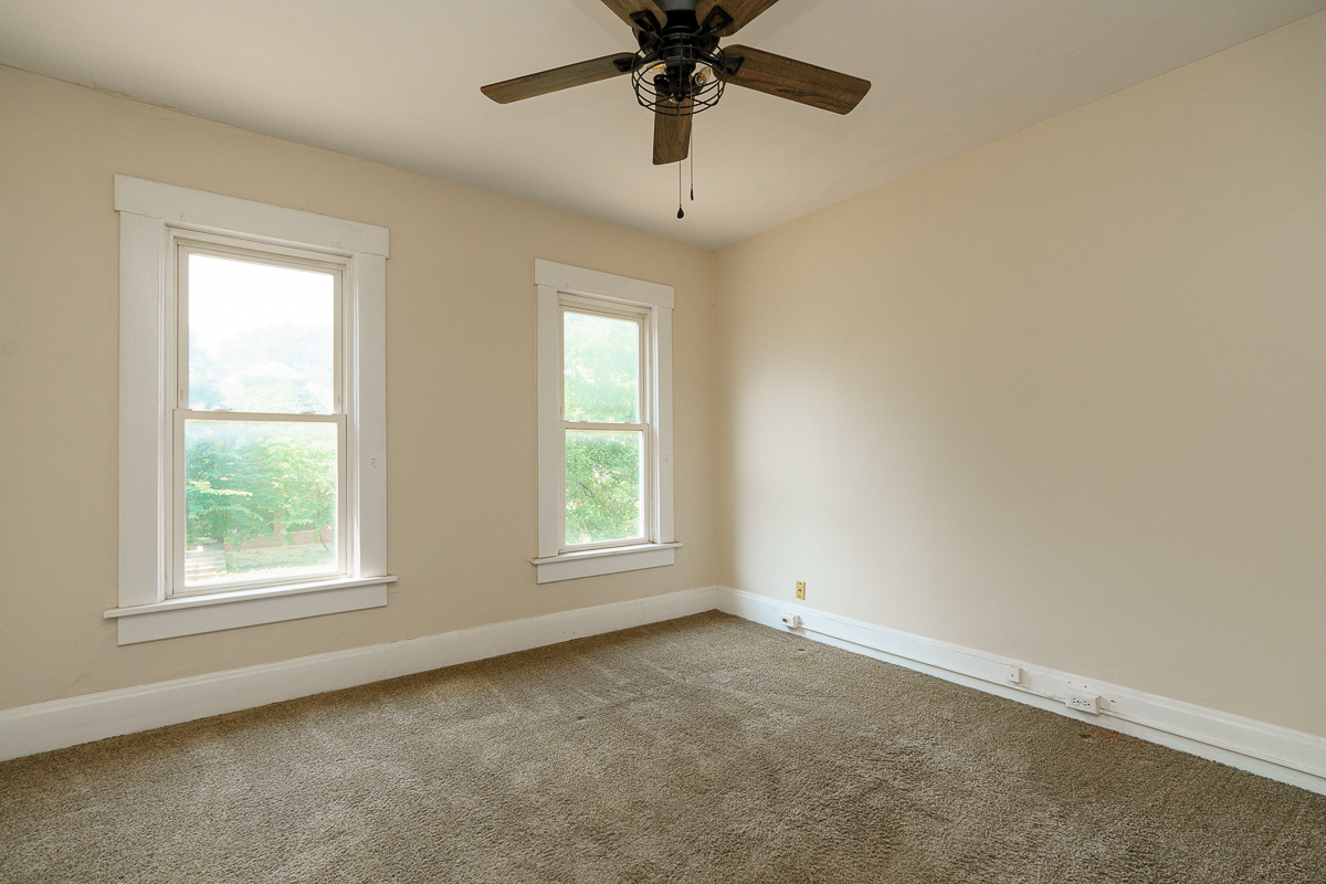 252 e Thurman Ave-17