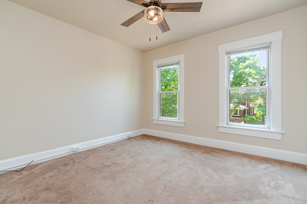 254 e Thurman Ave-17