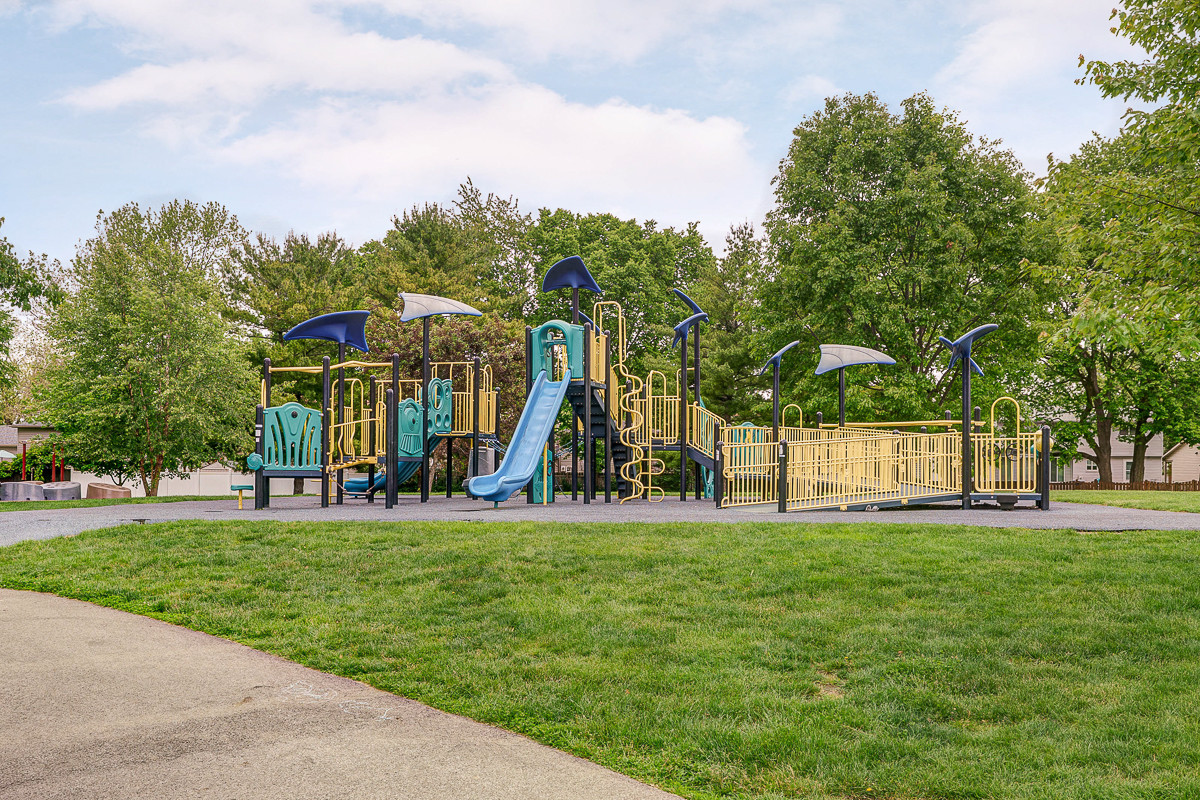 2539 Trotterslane Dr-33