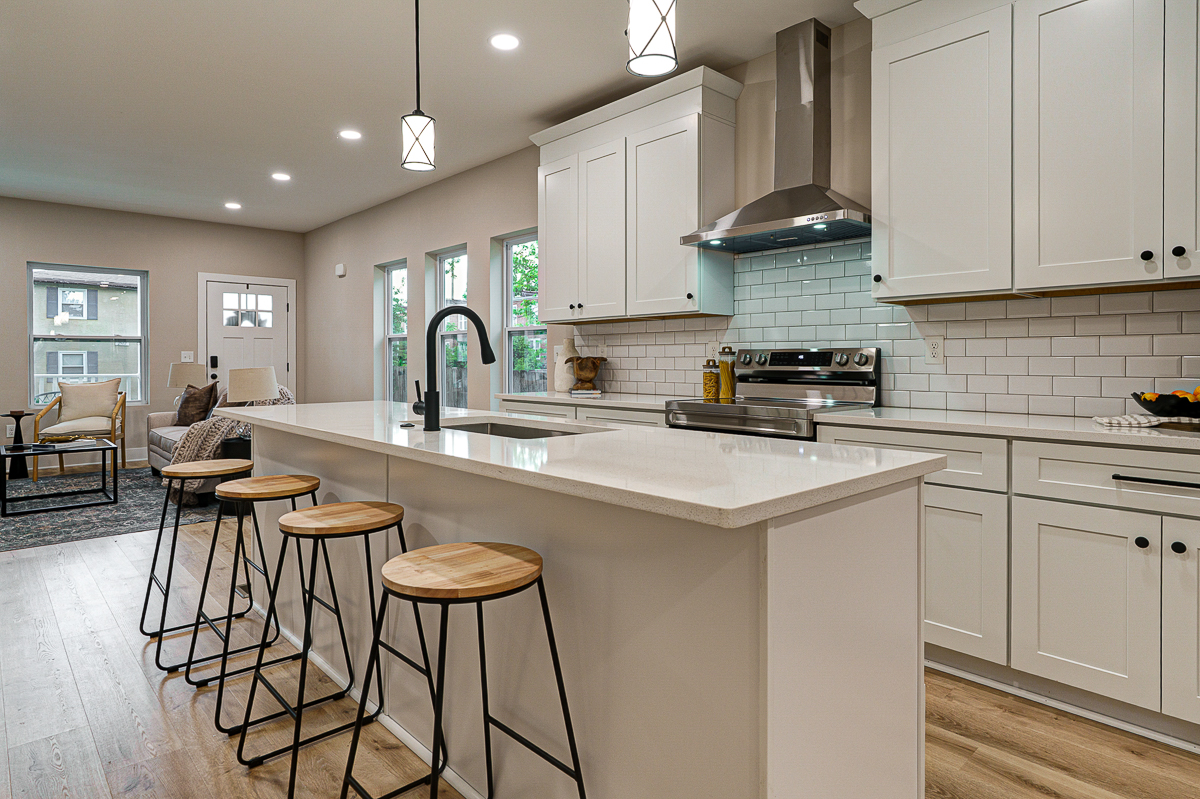 2587-2589 Dayton Ave -23