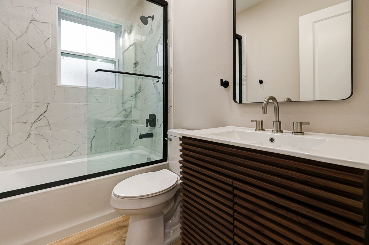 2587-2589 Dayton Ave -29