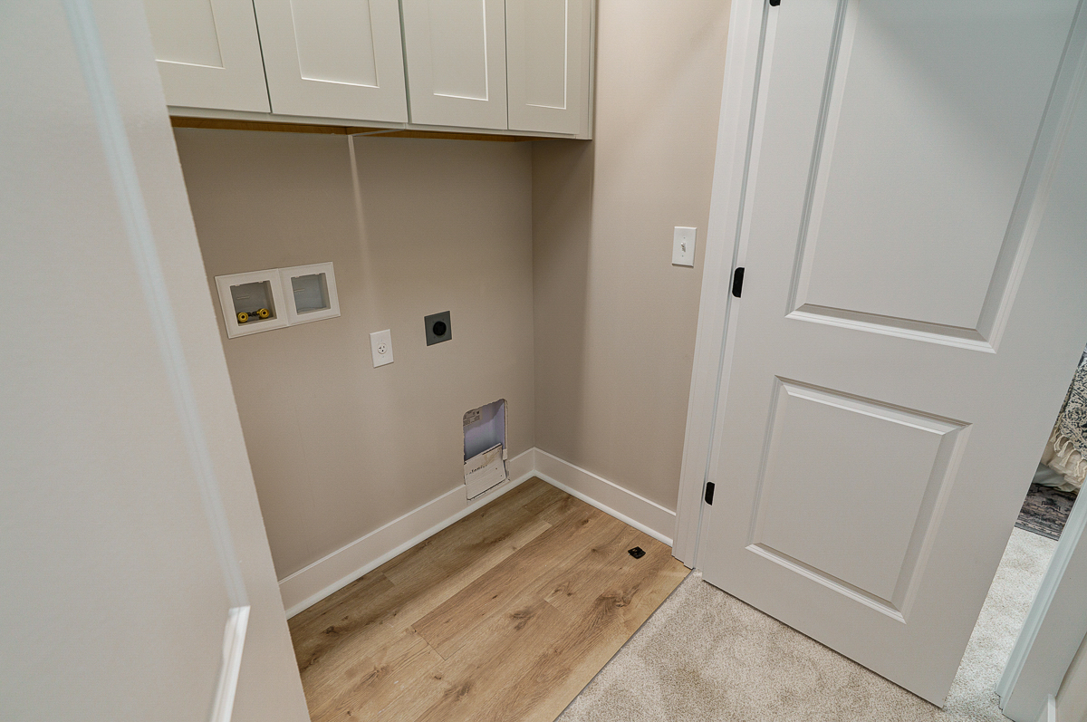 2587-2589 Dayton Ave -32