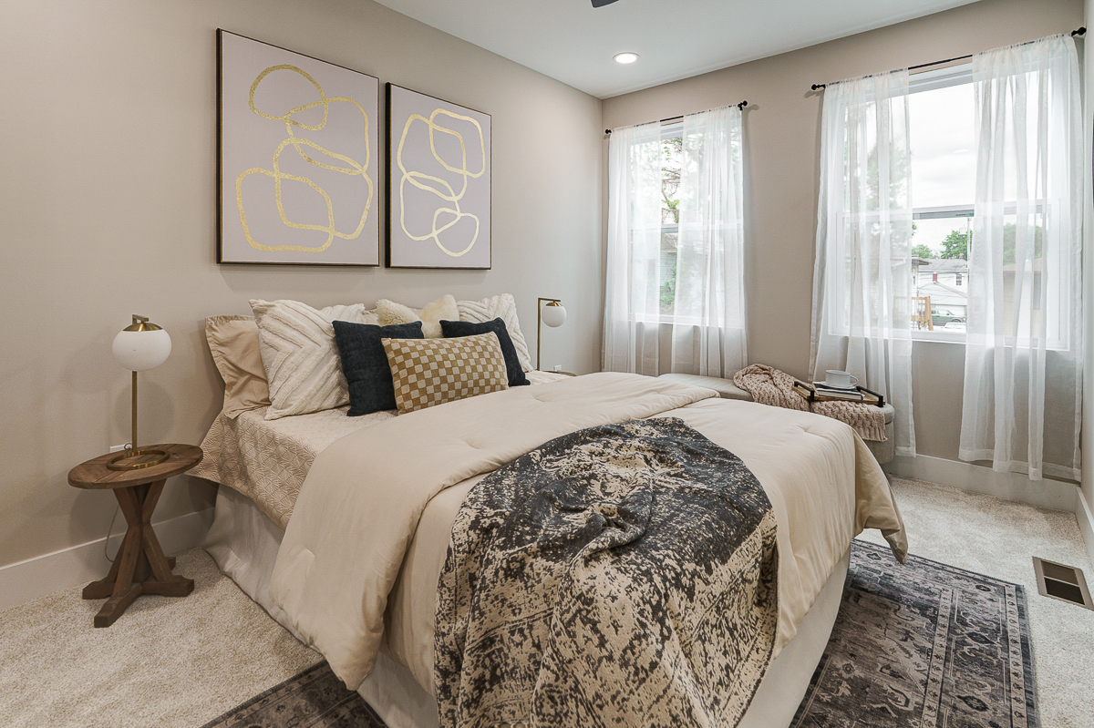 2587-2589 Dayton Ave -33