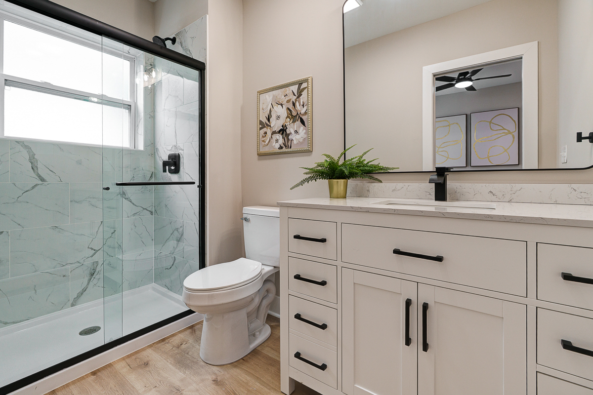 2587-2589 Dayton Ave -36