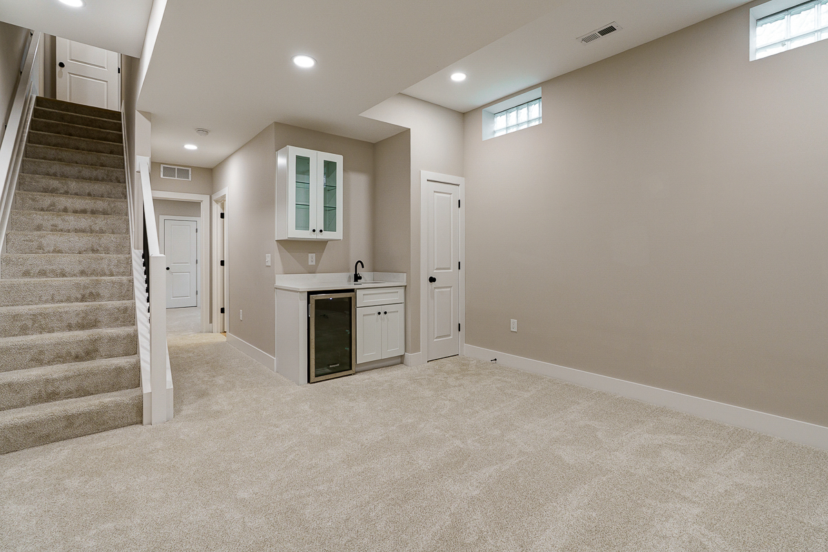 2587-2589 Dayton Ave -44