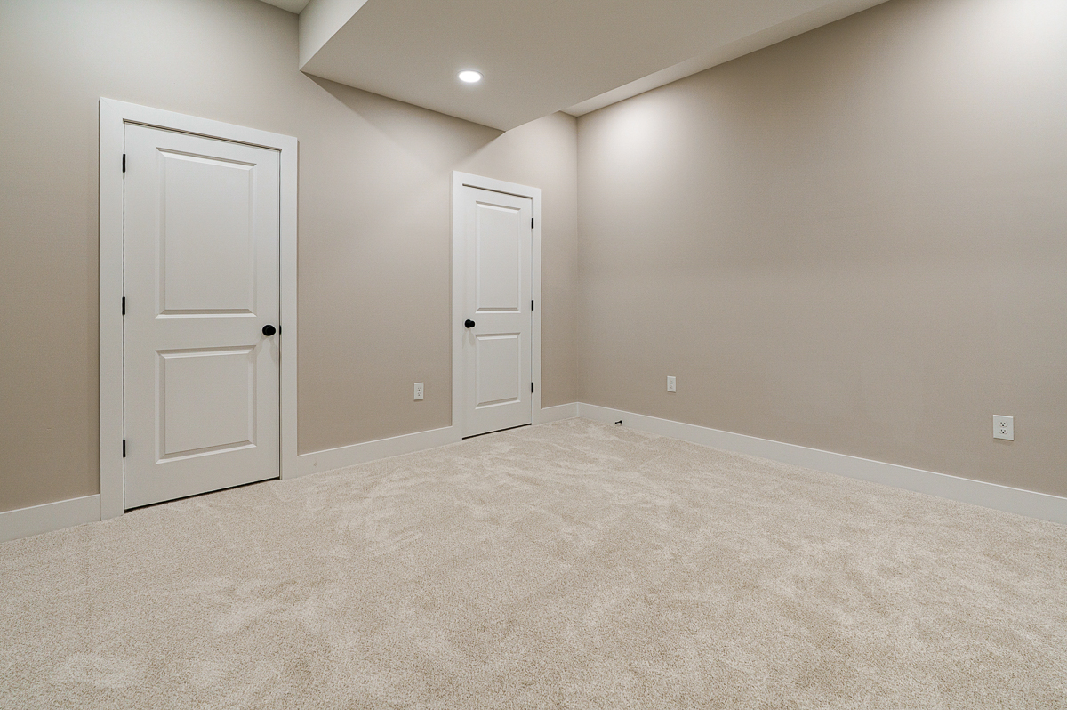 2587-2589 Dayton Ave -46