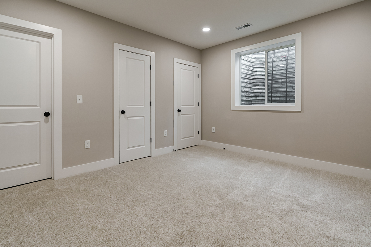 2587-2589 Dayton Ave -48