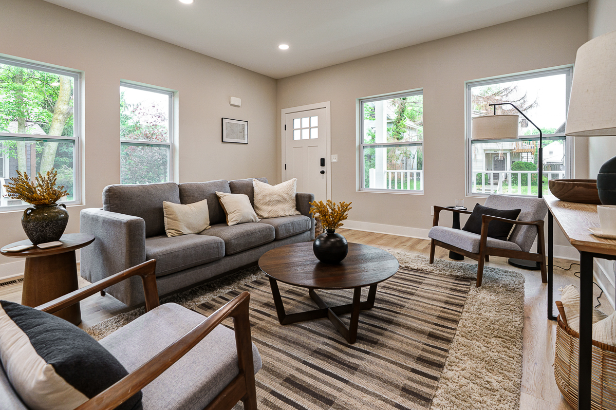 2587-2589 Dayton Ave -53