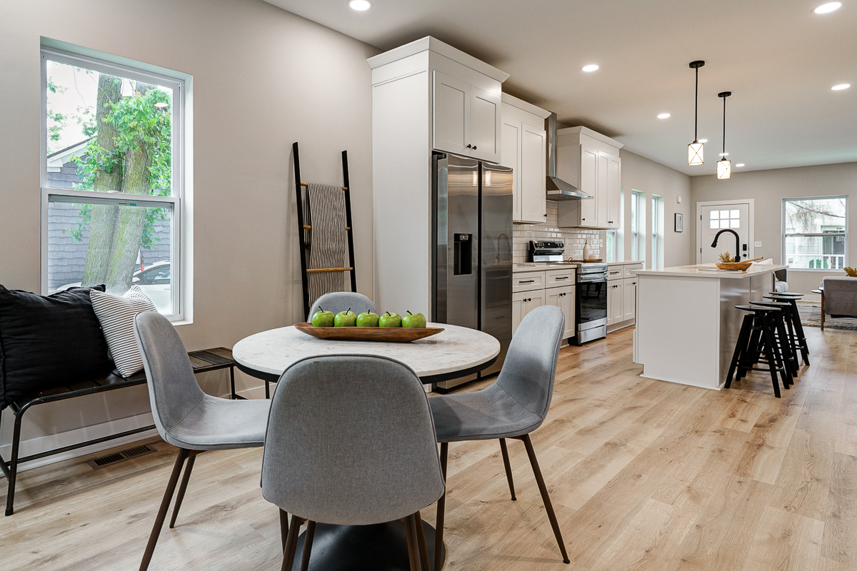 2587-2589 Dayton Ave -60