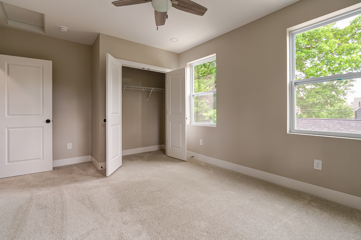 2587-2589 Dayton Ave -62