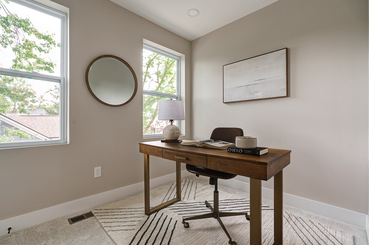 2587-2589 Dayton Ave -64