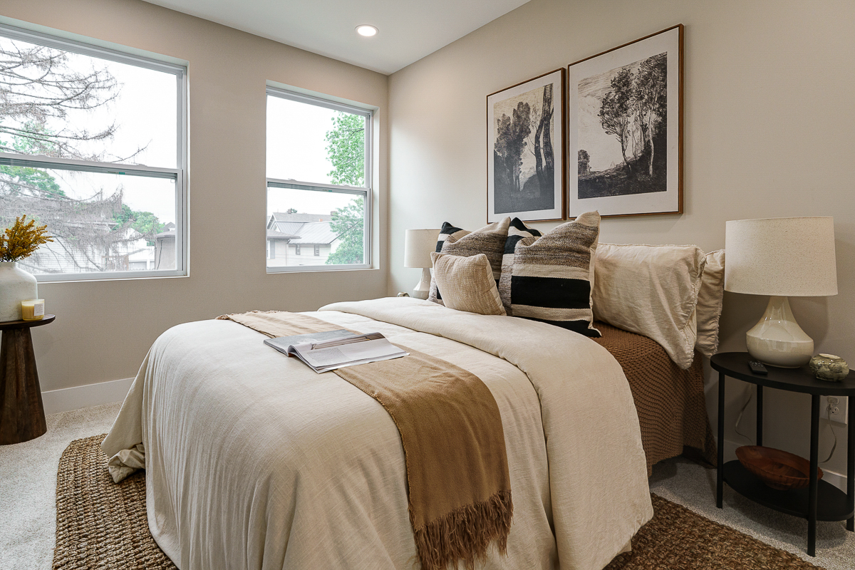 2587-2589 Dayton Ave -66