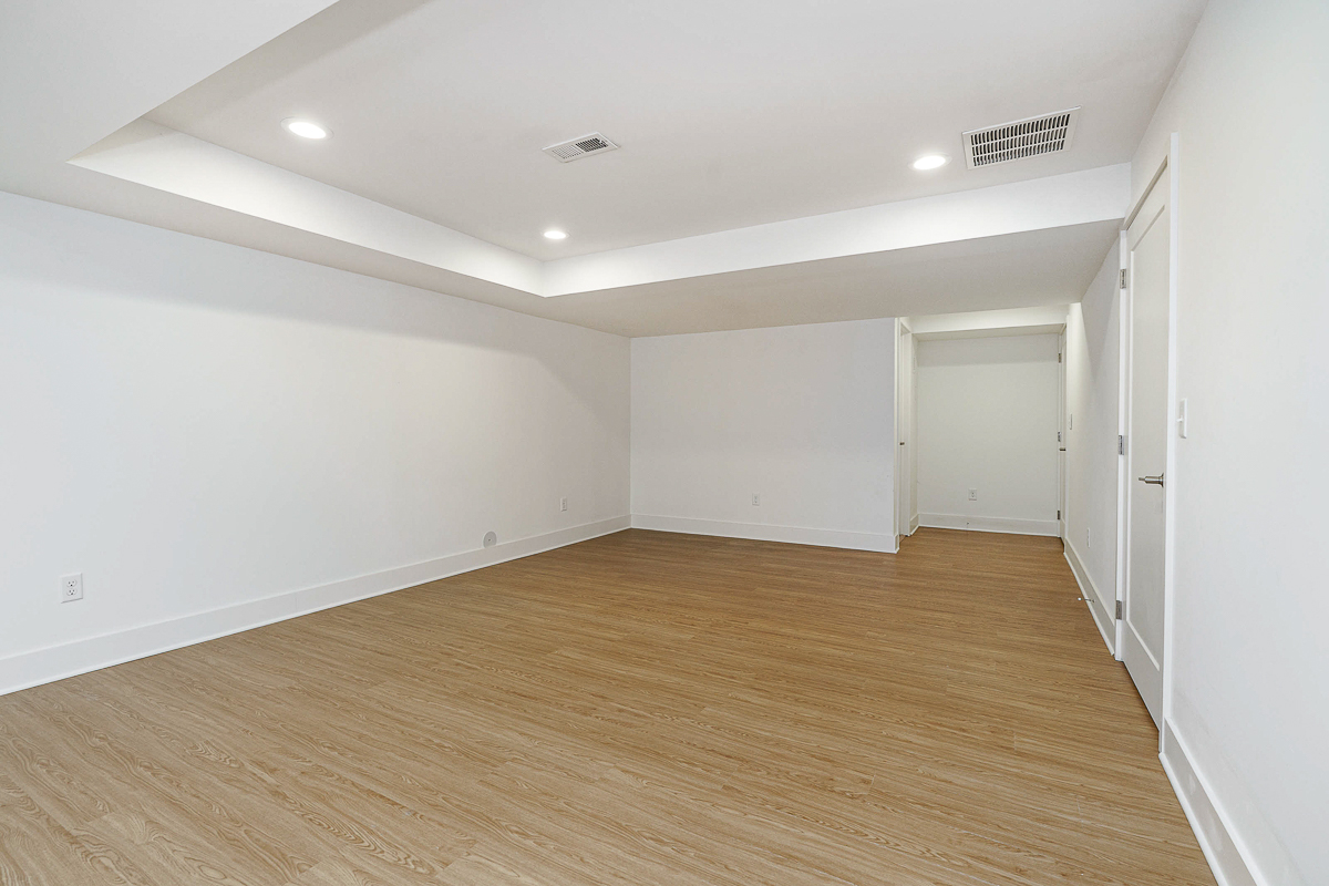 25 w Frankfort St-12