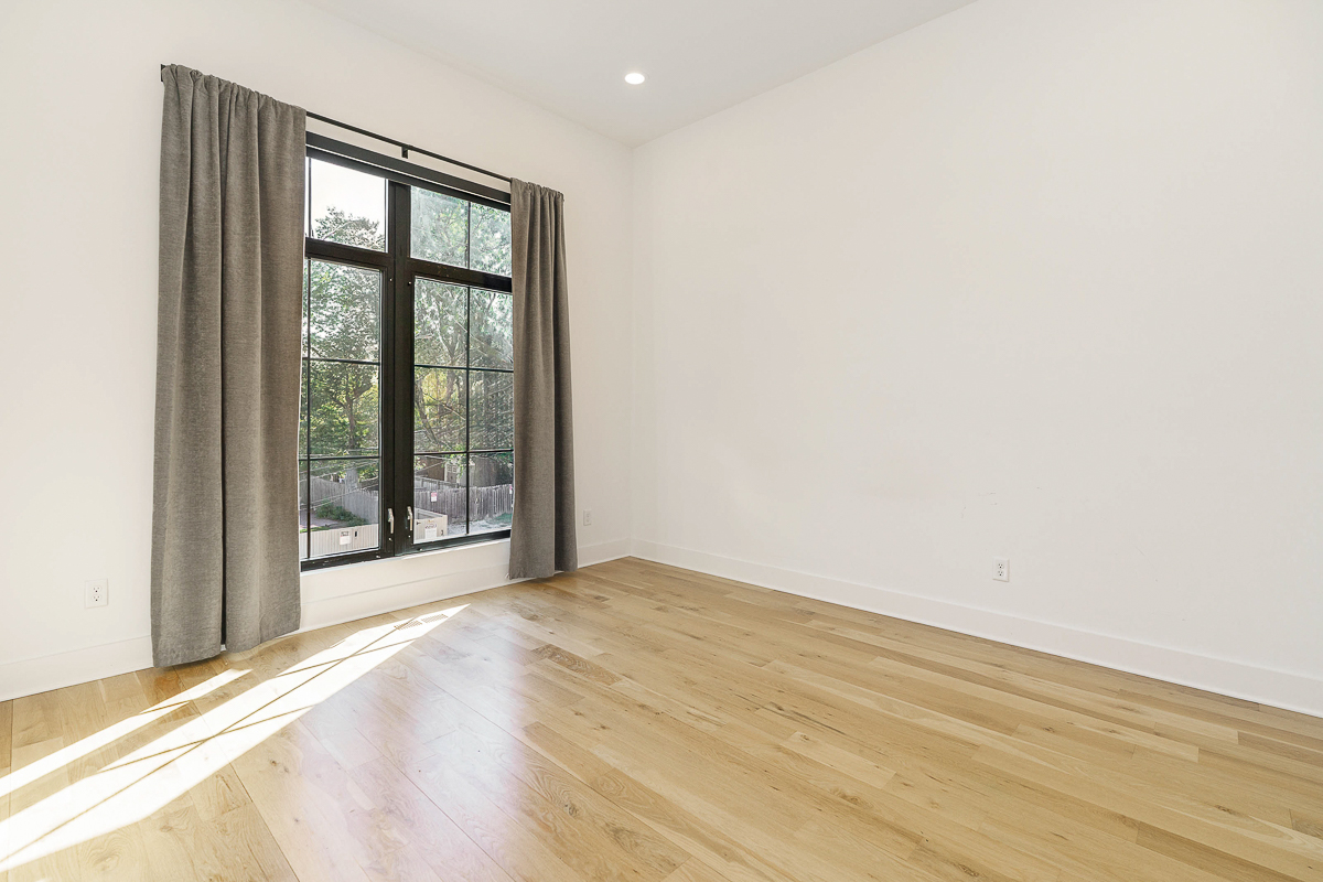 25 w Frankfort St-34