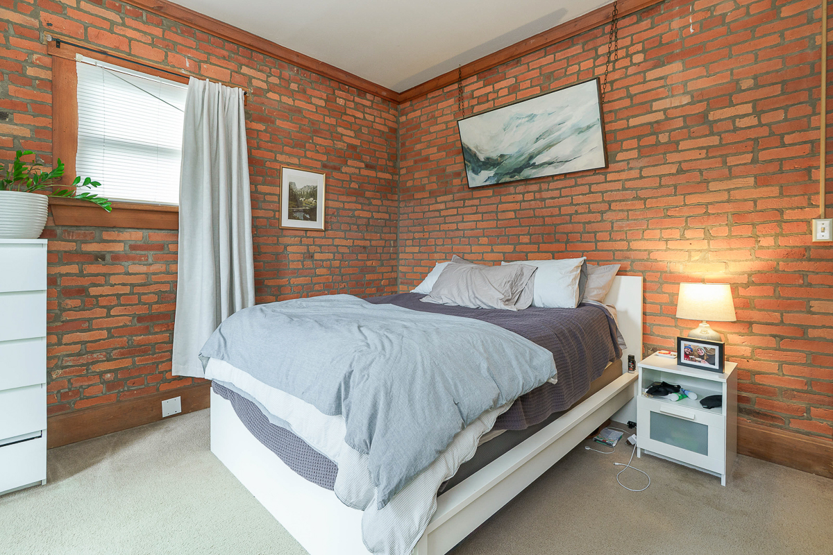 279-281 E Beck St-14