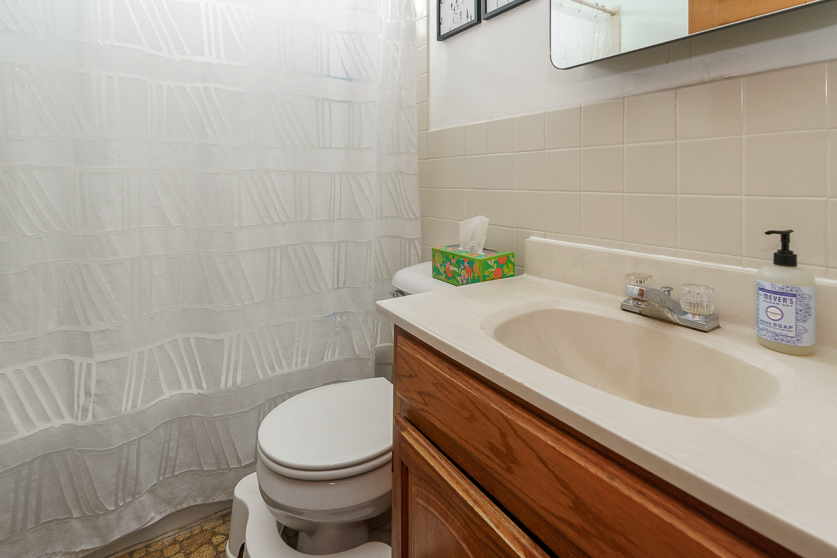 279-281 E Beck St-15