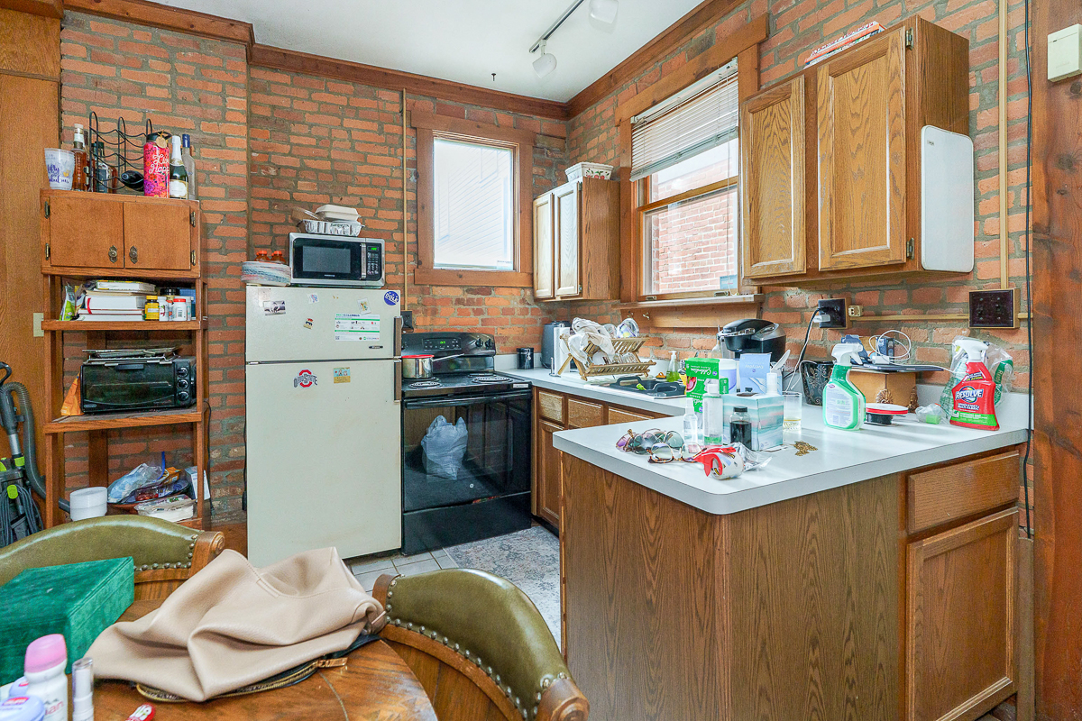 279-281 E Beck St-19