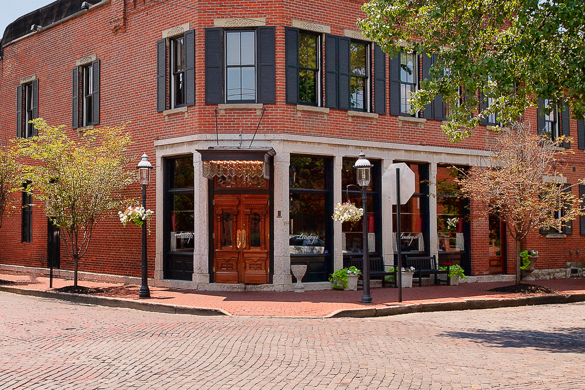 279-281 E Beck St-26