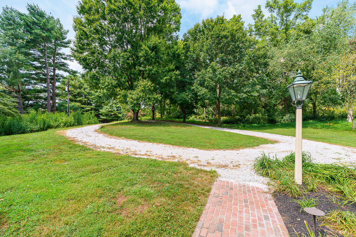 2865 Leitnaker Rd-15