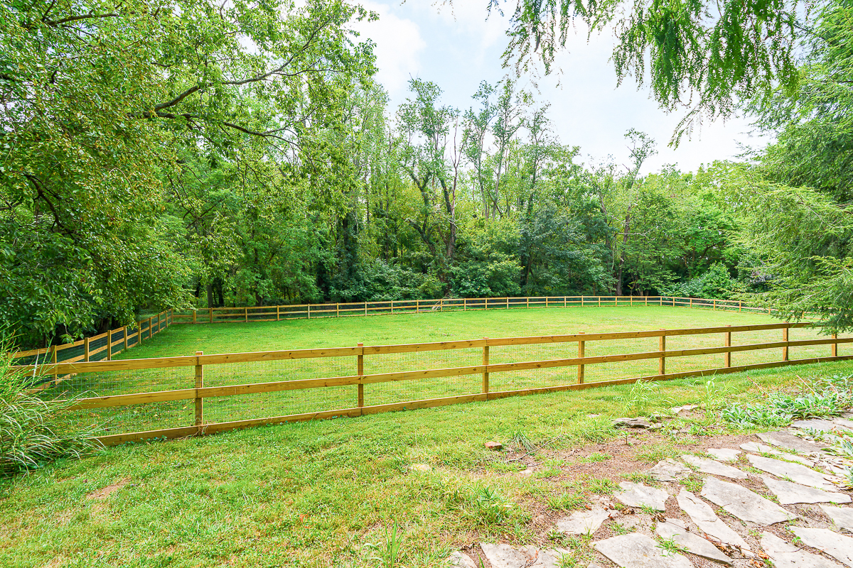 2865 Leitnaker Rd-23