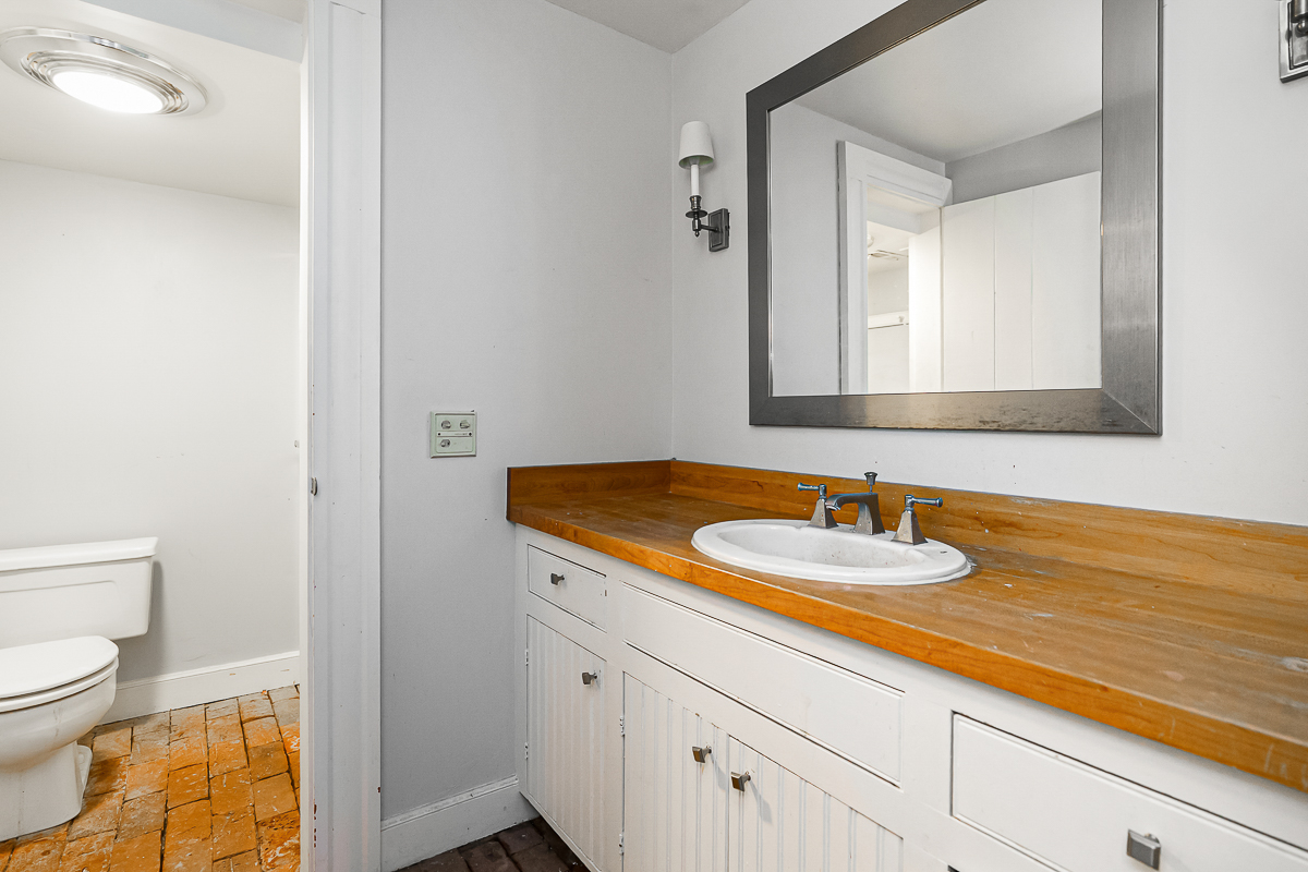 2865 Leitnaker Rd-85