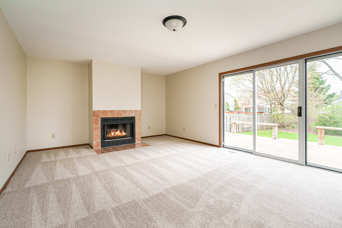 2892 Phoenix ave -10