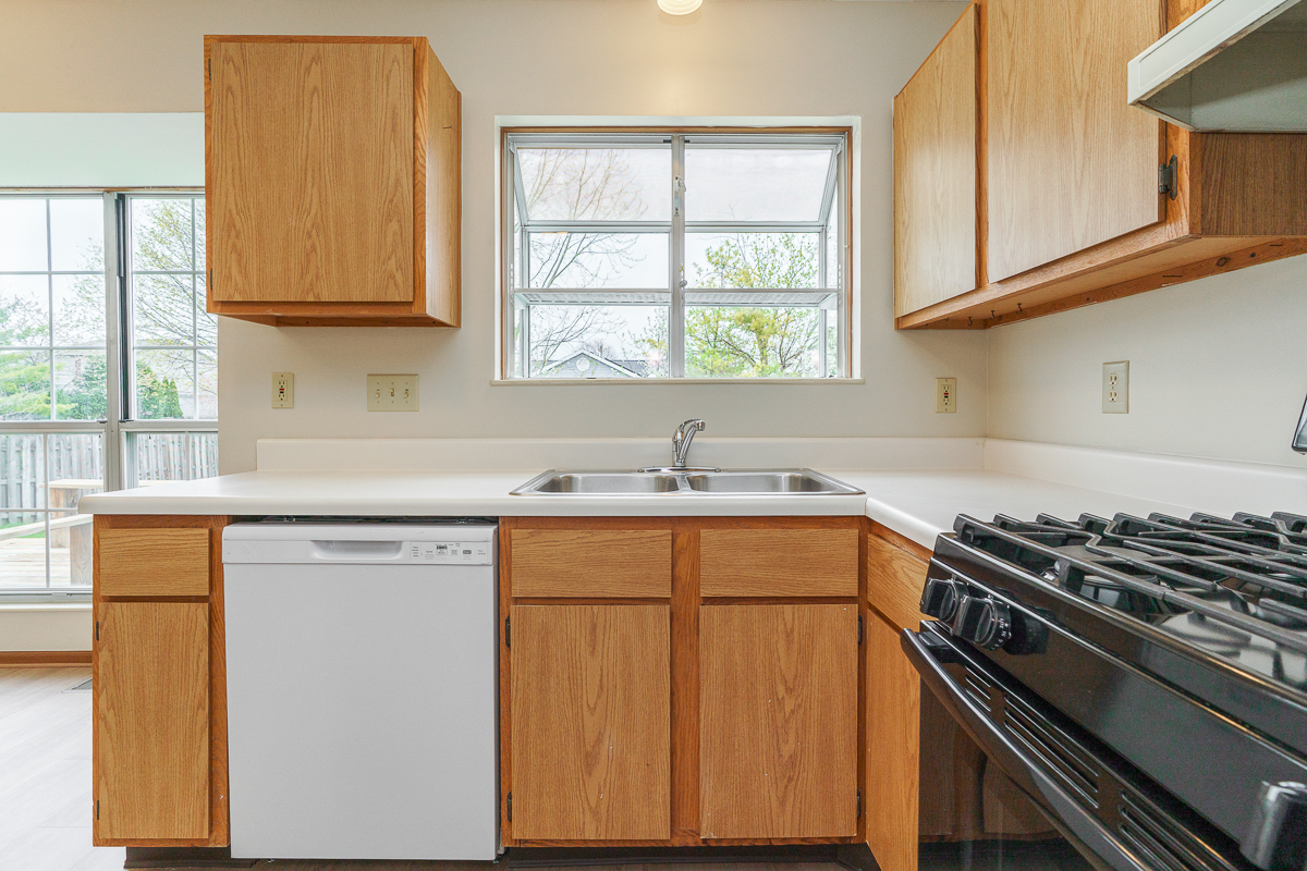 2892 Phoenix ave -15