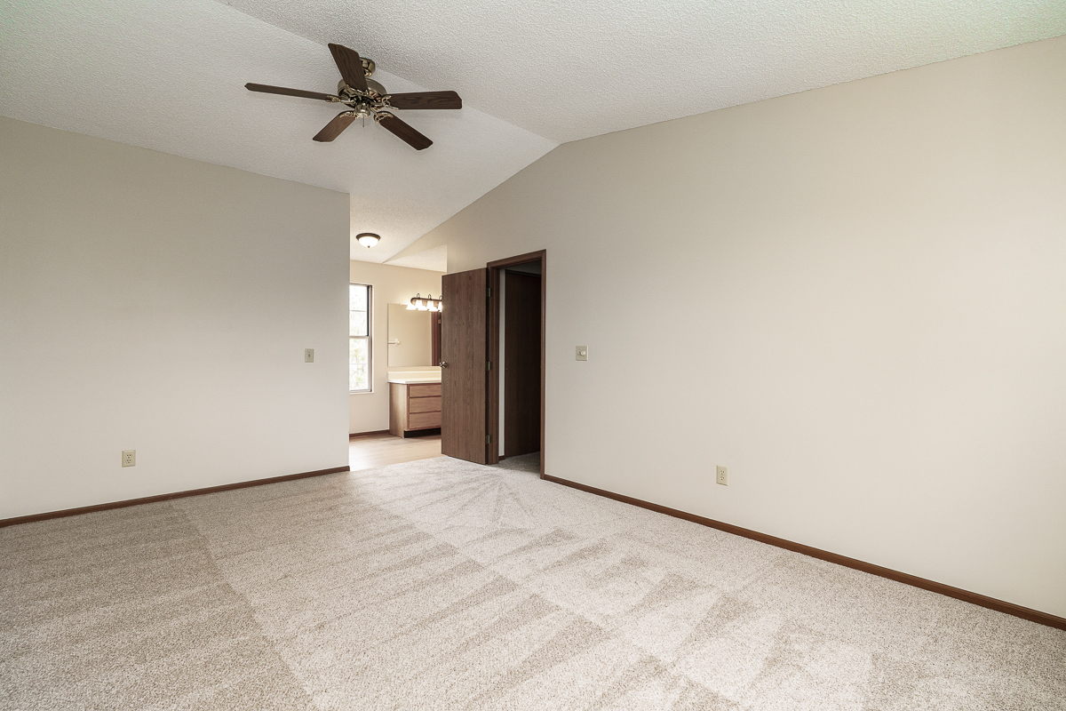 2892 Phoenix ave -25