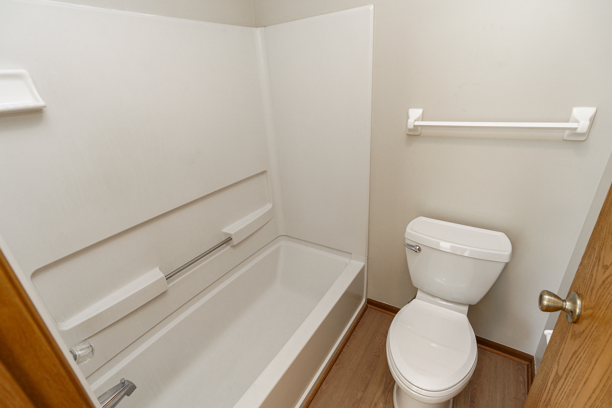 2892 Phoenix ave -27