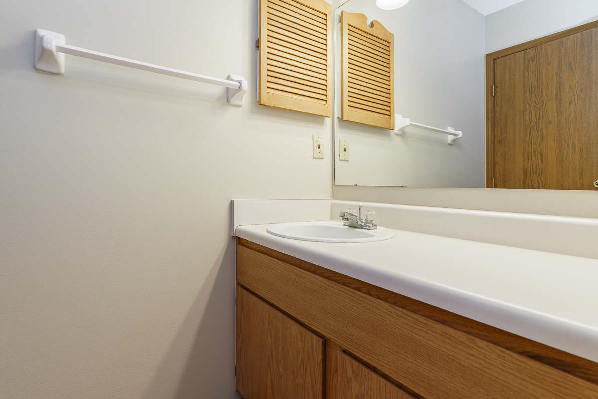 2892 Phoenix ave -31