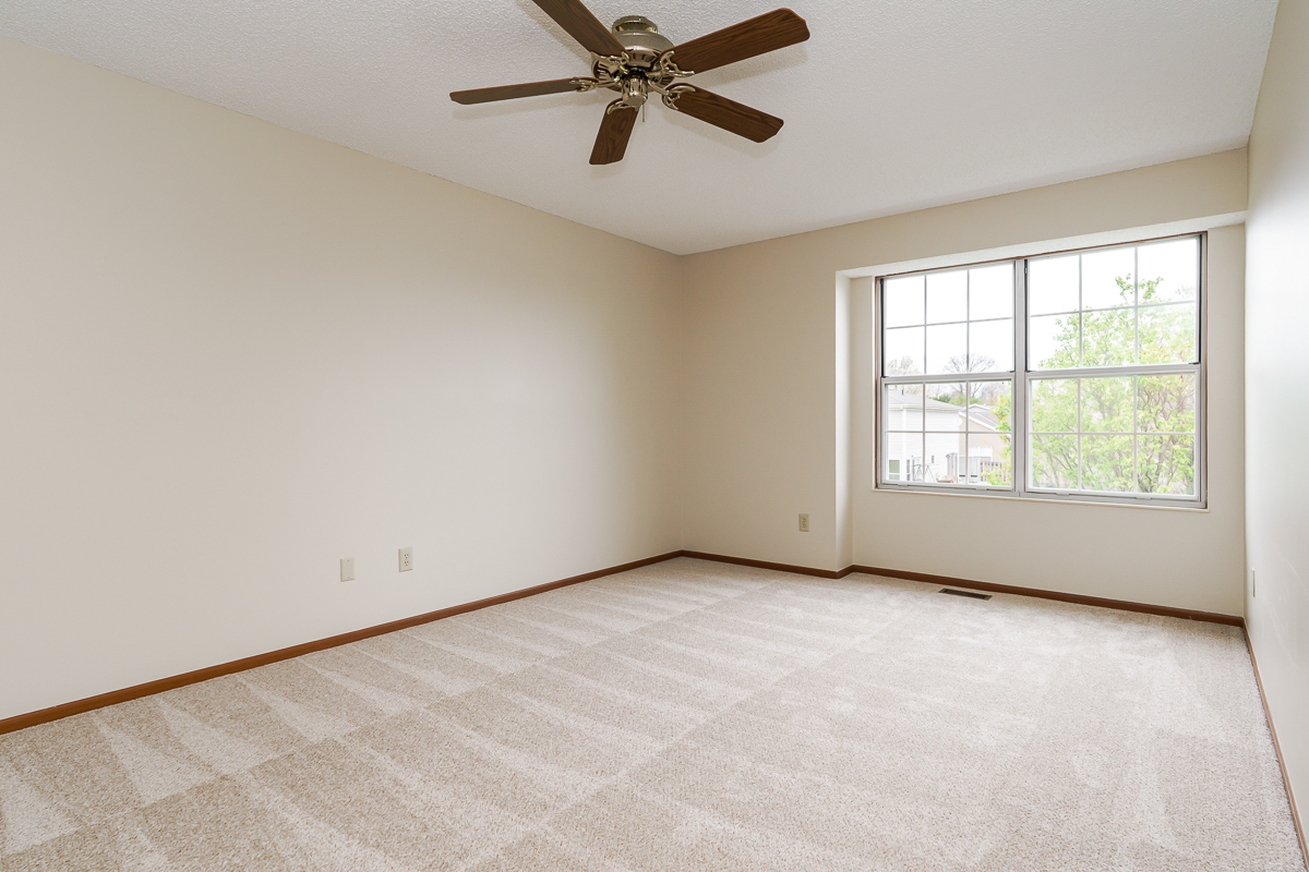 2892 Phoenix ave -33