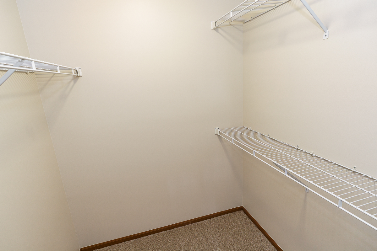 2892 Phoenix ave -34