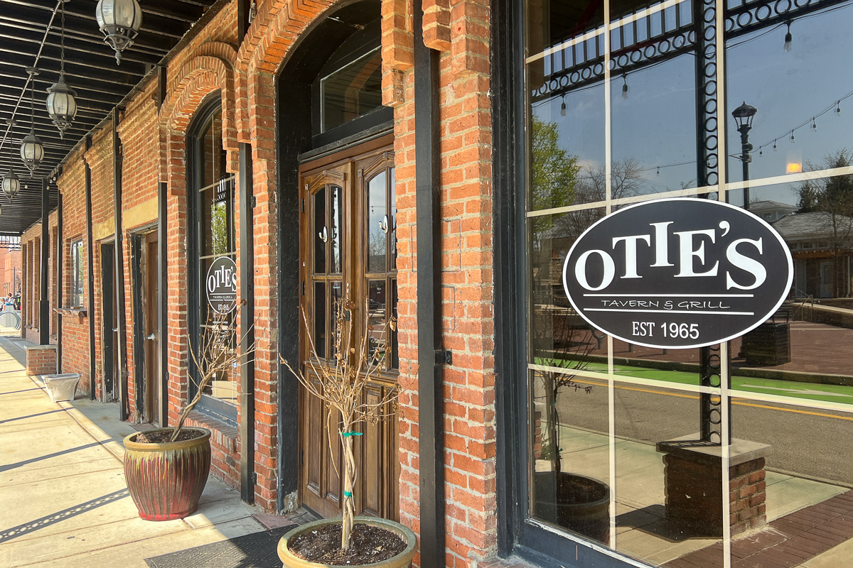 2892 Phoenix ave -37