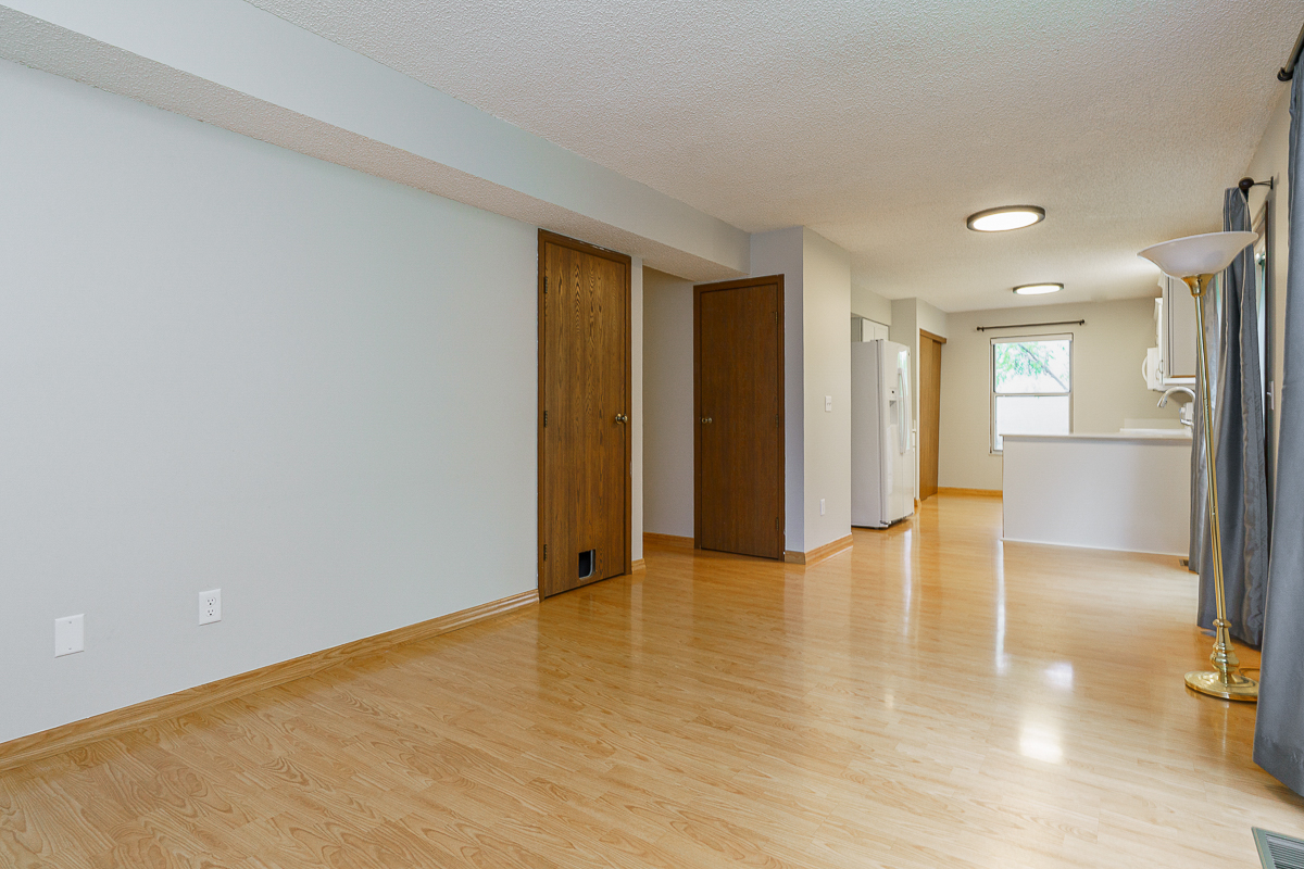 2967 Castlebrook Ave-15