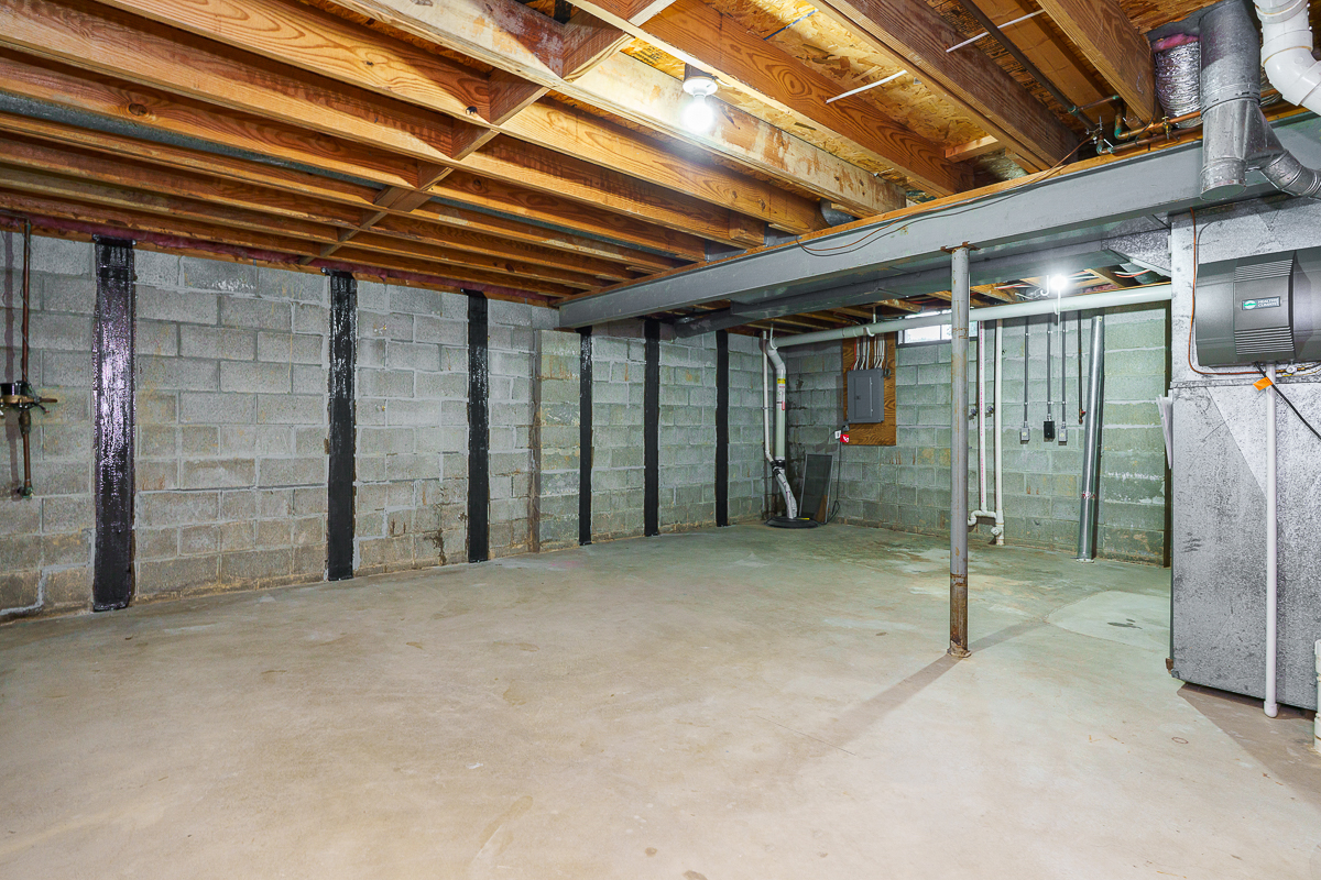 2967 Castlebrook Ave-9