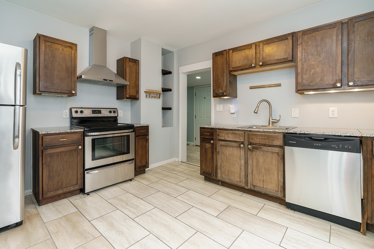 308 s Cypress Ave-25