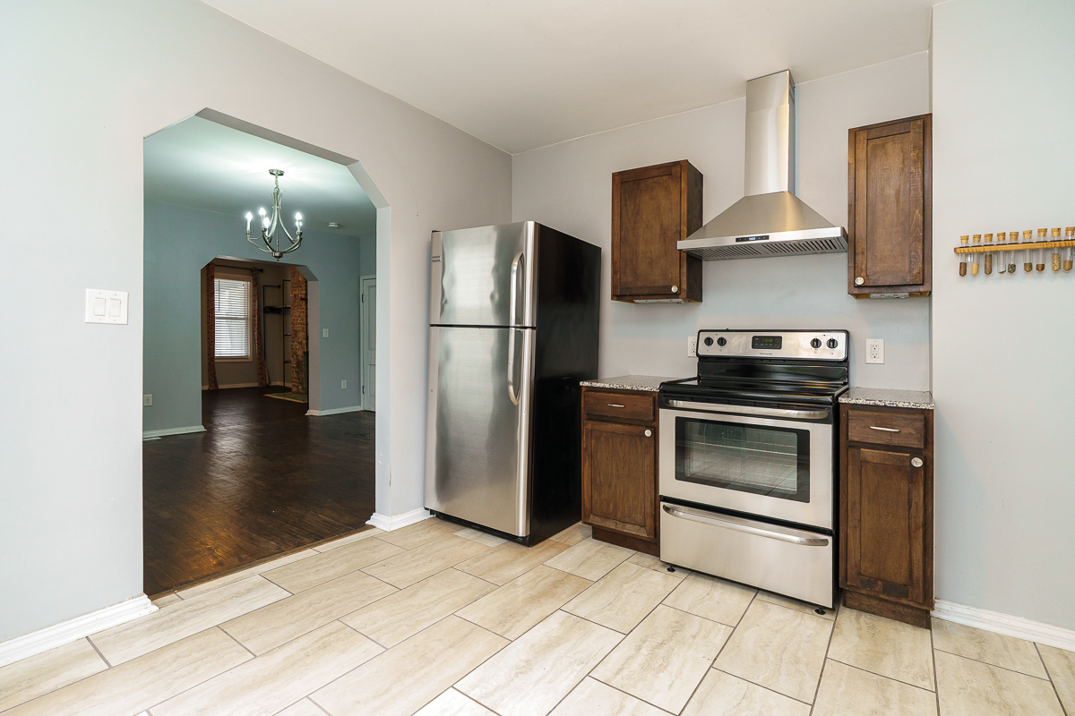 308 s Cypress Ave-27