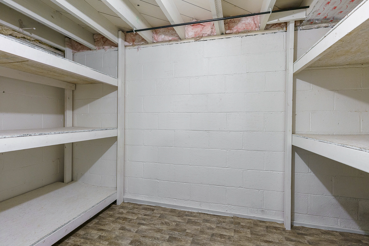 308 N Stanwood Rd-15