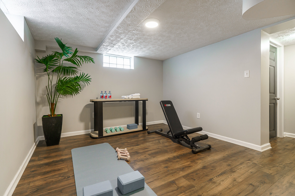 308 N Stanwood Rd-16