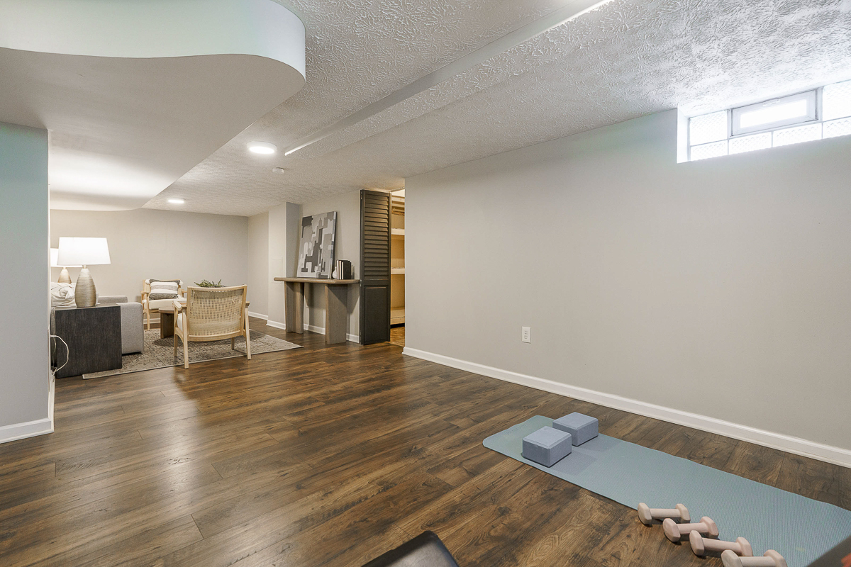 308 N Stanwood Rd-17