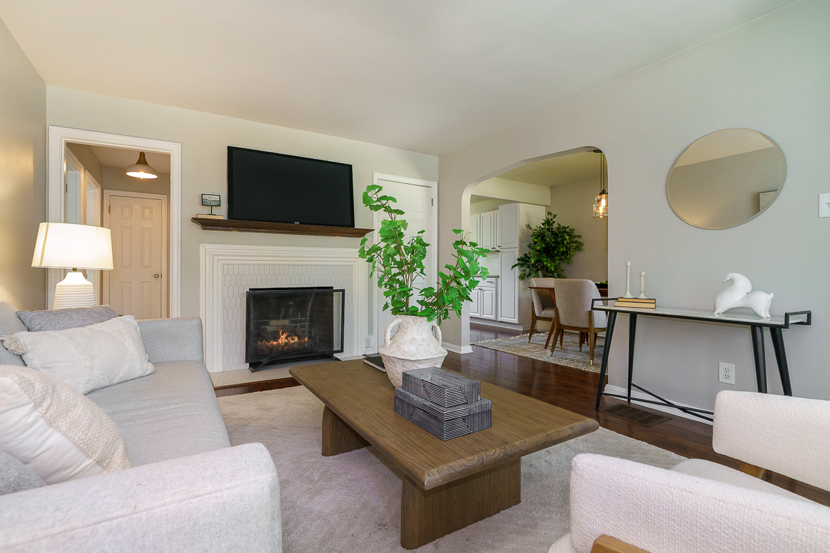 308 N Stanwood Rd-24