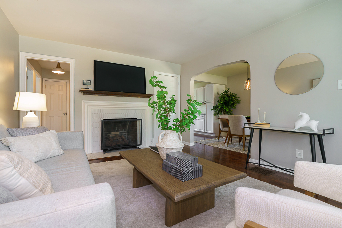 308 N Stanwood Rd-25