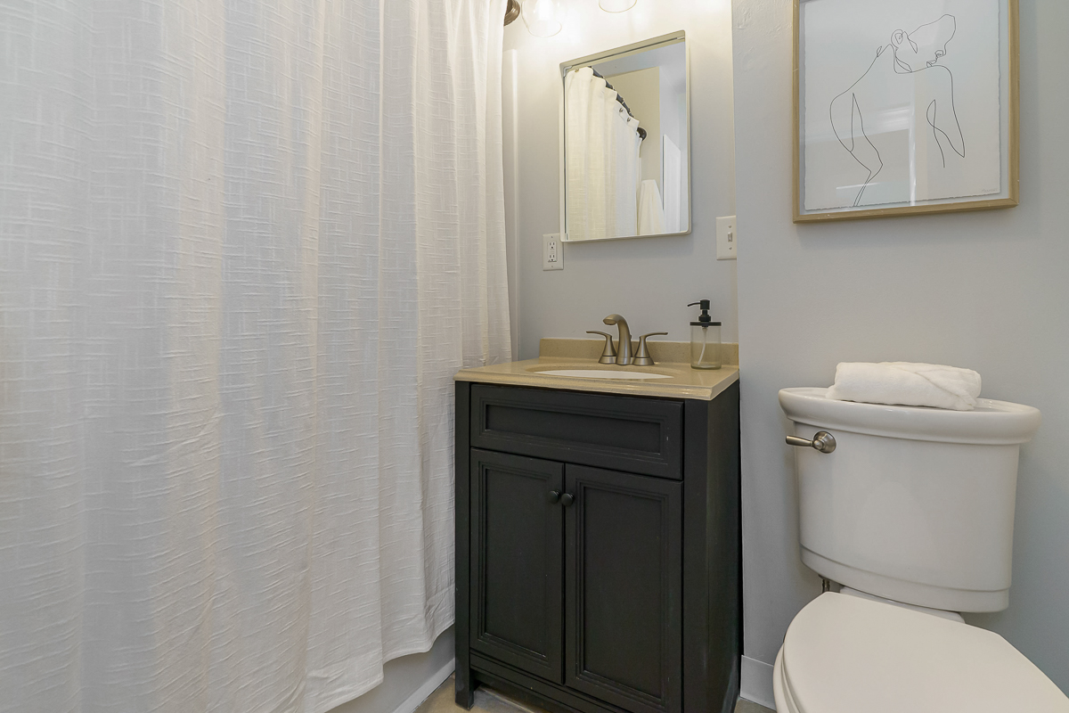 308 N Stanwood Rd-40