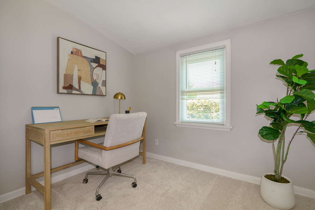 308 N Stanwood Rd-41